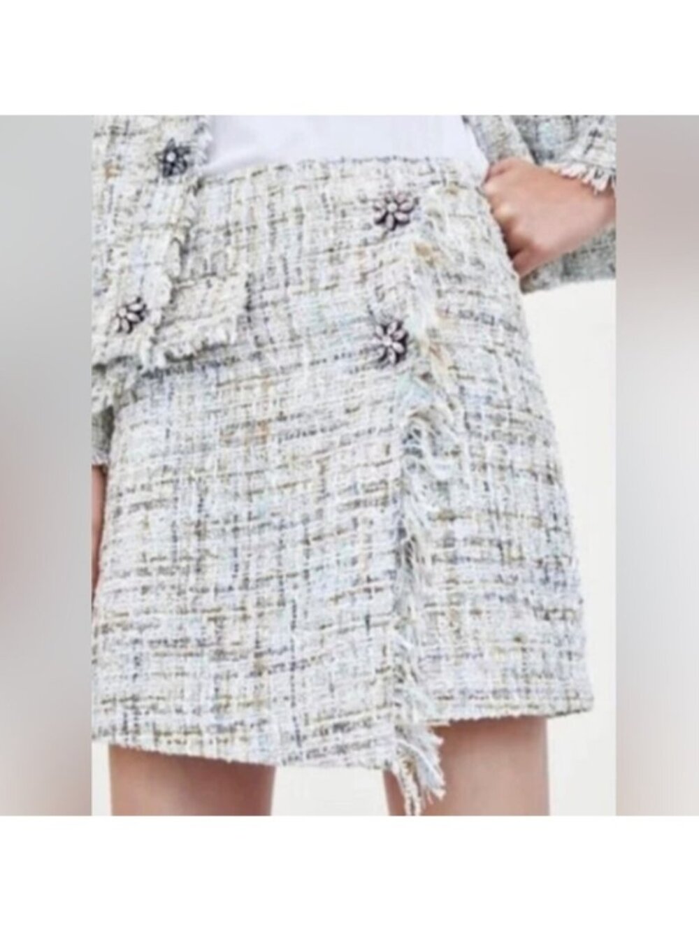 ZARA Tweed Mini Wrap Skirt Fringe Embellished Floral Crystal Buttons Boucle S